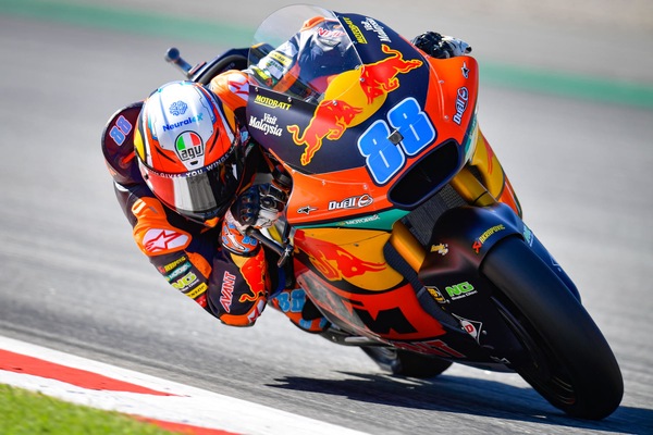 Moto2 Francia: Dixon il più veloce, pomeriggio da incubo per Marini