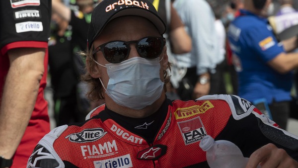 SBK, Davies senza sella per il 2021 ironizza: “Dovi hai bisogno di aiuto?”