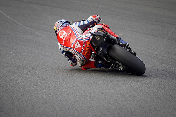 MotoGP, GP Europa FP1: l'asfalto bagnato esalta Jack Miller