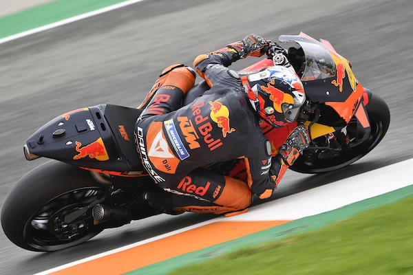 MotoGP, Qualifiche GP Europa: Pol Espargarò in pole, Rossi partirà 17°