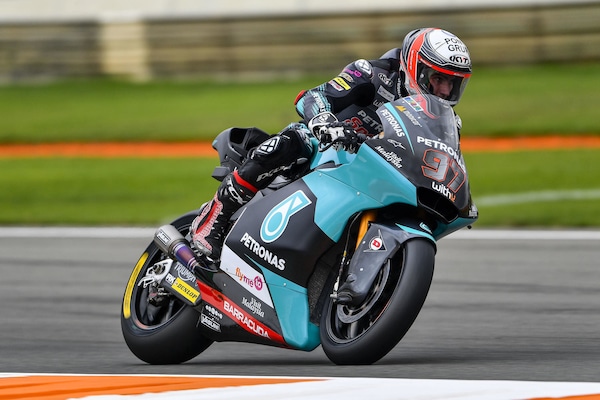 Moto2, GP Europa: pole position a sorpresa di Xavi Vierge