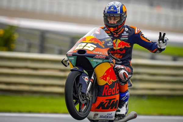 Moto3, GP Europa gara: Fernandez vince, Vietti cade e Arenas è squalificato