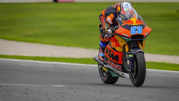 Moto2 GP Valencia: vittoria di Martin, beffa per Bezzecchi