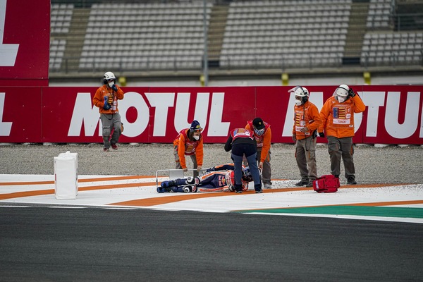 MotoGP Valencia: il volo di Alex Marquez illustrato da Alpinestars