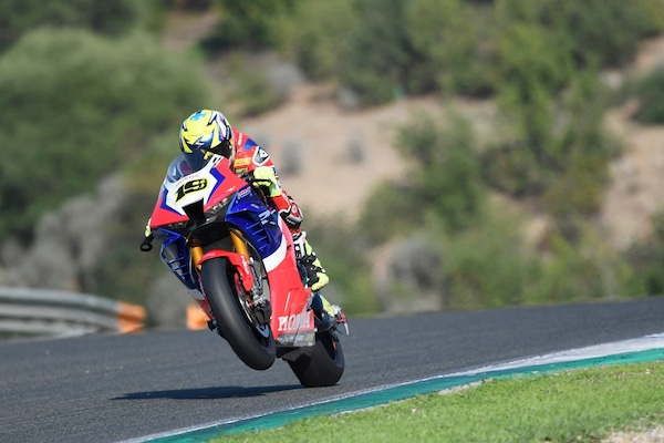 Test SBK, Bautista: “Davies in MotoGP? Dovrebbe cambiare lo stile di guida”