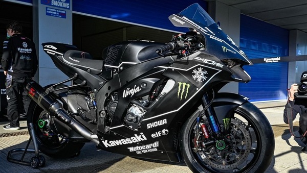 Test SBK Jerez: le prime immagini della nuova Kawasaki ZX-10RR 2021