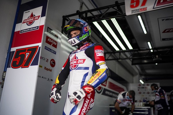 Moto2: Edgar Pons annuncia il ritiro dalle competizioni