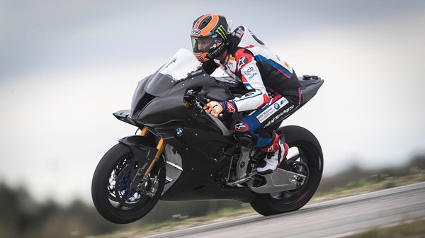 SBK, primi giri sulla nuova BMW per Van Der Mark