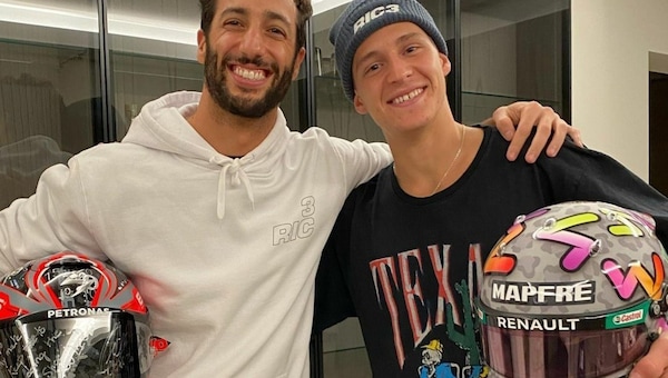 Quartararo - Ricciardo: scambio di casco con dedica per i due piloti di MotoGP e F1