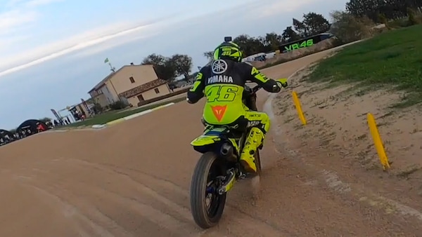 Guidare di traverso al Ranch insieme a Valentino Rossi