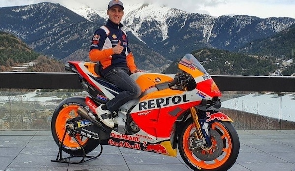 MotoGP: Pol Espargarò sale in sella alla Honda, un sorriso che dice tutto
