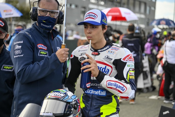 Moto3, ribaltone nel Max Racing Team: via Lopez, arriva Adrian Fernandez
