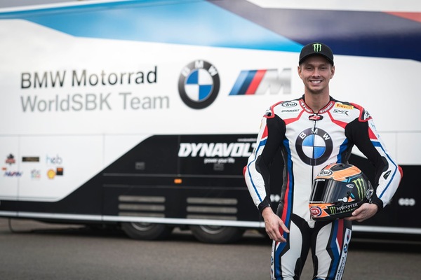 SBK, Van Der Mark "perde i pezzi": rimossa la placca nel polso destro
