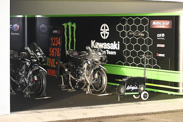 SBK, Test Jerez: Kawasaki rimanda tutto di una settimana