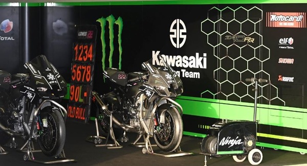 SBK, Kawasaki ci ripensa: niente test per Rea e Lowes