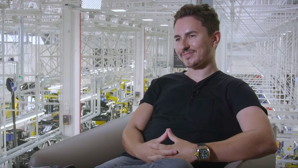 MotoGP, Lorenzo racconta: “Quella volta ad Assen, con la clavicola rotta...”