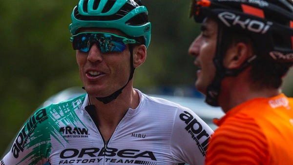 MotoGP: caduta di stile per Aleix Espargaro, ma il pilota chiede scusa