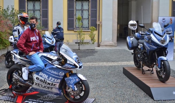 Moto2, Simone Corsi "padrino" dei poliziotti a due ruote