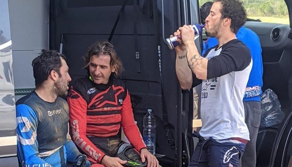Gran divertimento per Dovi e la “banda” del cross in Sardegna