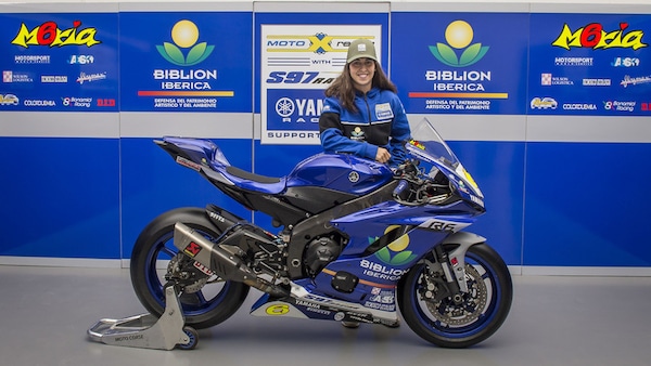 La SSP600 si tinge di rosa: Maria Herrera in pista con il team Motoxracing