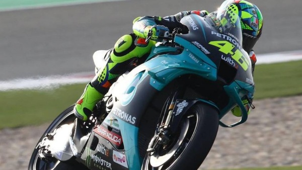 MotoGP, Test Qatar, Rossi: “La mia M1 ha solo cambiato vestito”