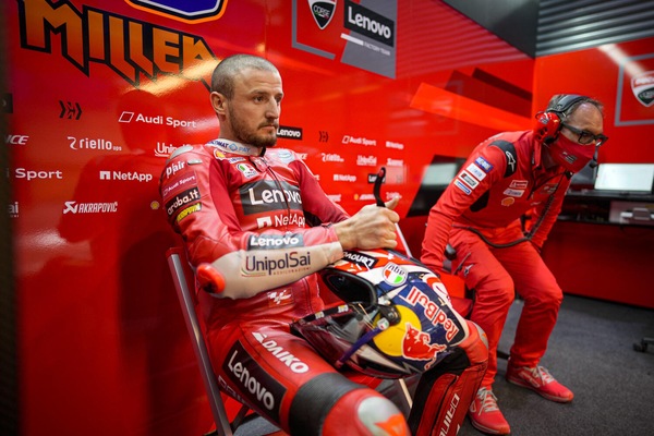 MotoGP, Miller: “Lorenzo? Non serve che scriva immondizia sui social”