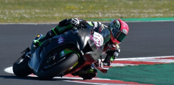 Test SBK Misano: Lucas Mahias in azione con la "vecchia" Ninja