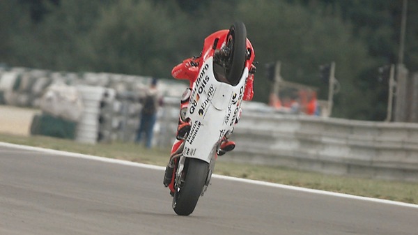 Brno 1998, Max Biaggi e l'impennata per impressionare Anna Falchi
