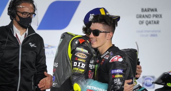 MotoGP, senza Rossi nel box Yamaha, Vinales appare più sereno
