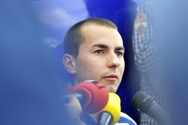 2 maggio 2010: Jorge Lorenzo e il tuffo a Jerez che fu quasi tragedia