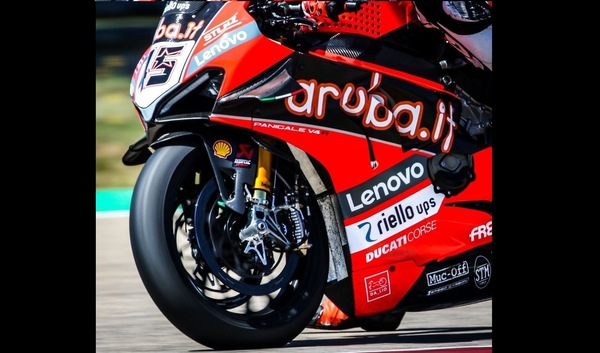 Test SBK: il team Aruba Ducati pensa (pure) al Flag to Flag