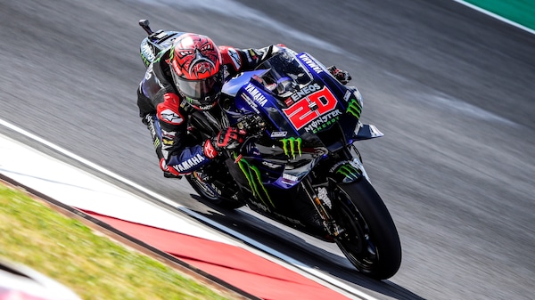 Qualifiche MotoGP Portogallo: Quartararo in pole, con “giallo” Bagnaia