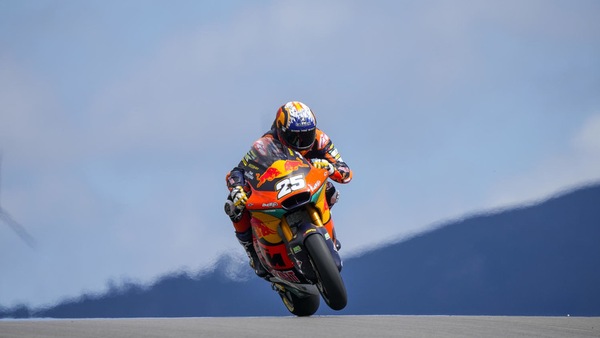 Moto2 GP Portogallo: la prima di Raul Fernandez, 6° Bezzecchi