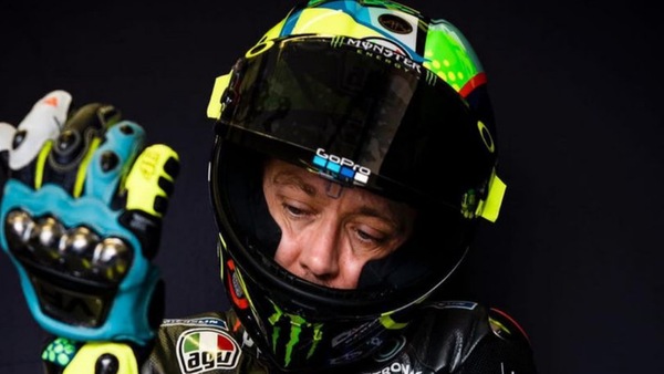 MotoGP: Valentino Rossi si allena tra sterrato e asfalto, prima di Jerez