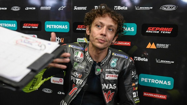 MotoGP: Valentino Rossi verso un futuro da pilota e team manager?