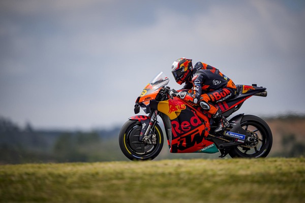 MotoGP Spagna, FP1: solo Binder meglio di Espargaro e Aprilia, 20° Rossi