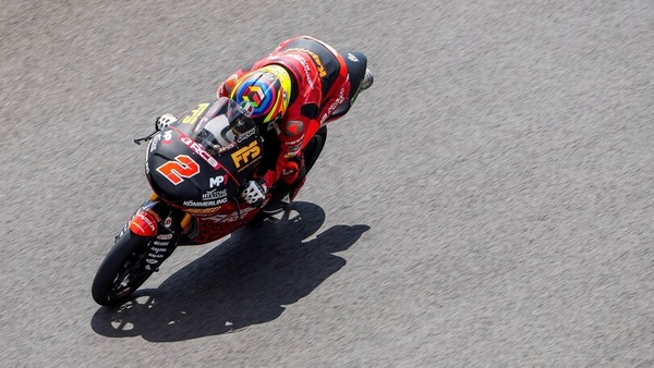 Moto3, GP Spagna: Rodrigo ruba la scena ad Antonelli nelle Libere 2