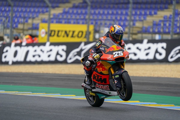 Moto2 GP Francia: Raul Fernandez da sballo, Bezzecchi sul podio