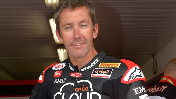 SBK: Brutto incidente in bici per Troy Bayliss