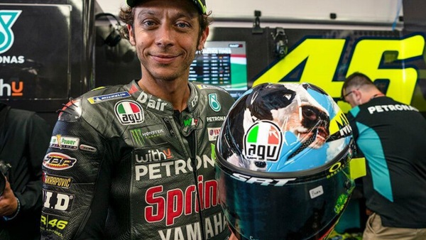MotoGP Italia: Il casco speciale di Valentino Rossi per il.. Muuugello