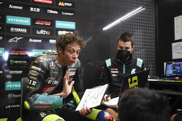 MotoGP, Rossi: “Il team VR46 vicino alla scelta tra Ducati e Yamaha”