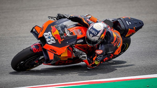 MotoGP Catalogna, Oliveira: “Sorpreso della vittoria. Ho disturbato Quartararo nel modo giusto”