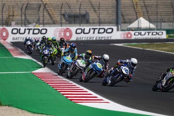 La Supersport 300 è (realmente) propedeutica?
