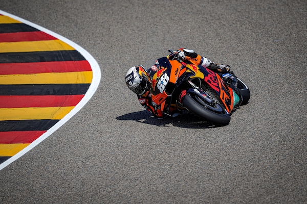 MotoGP Germania, Oliveira recrimina: “Quei due giri dietro a Espargaro…”