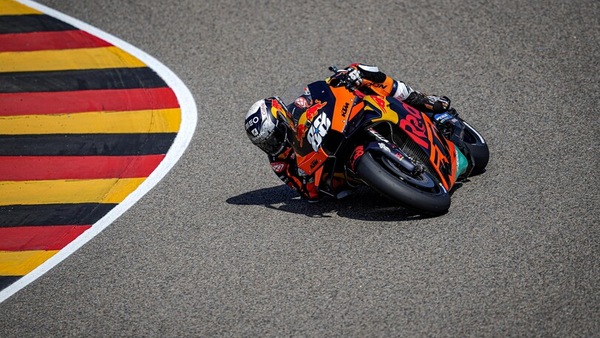 MotoGP Germania, Oliveira recrimina: “Quei due giri dietro a Espargaro…”