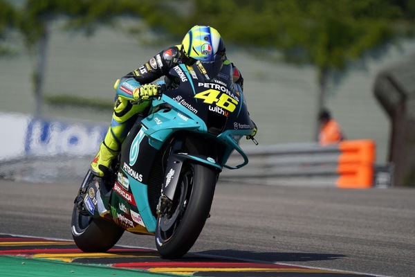 MotoGP, Rossi: “Marquez? Non sono la persona giusta per parlarne”