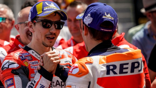 MotoGP Germania, Lorenzo esalta Marquez: “Il migliore è tornato!”