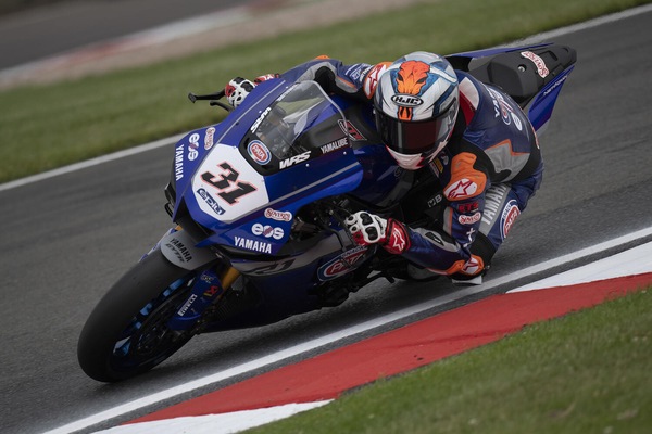 SBK Inghilterra, FP2: Gerloff impressiona a Donington, 6° Rinaldi
