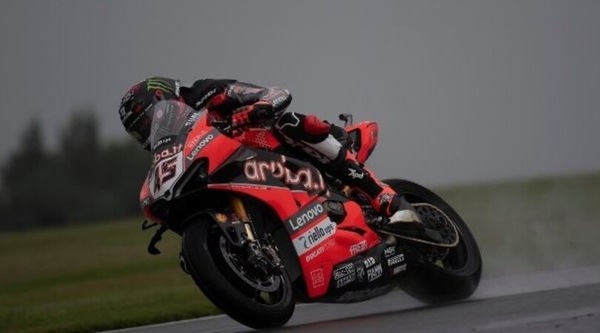SBK Inghilterra, Redding: "Rea ora è sotto pressione, la Ducati? O va benissimo o molto male"