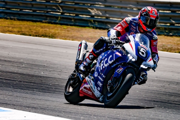 12h Estoril: FCC TSR Honda vince, Kawasaki SRC leader del Mondiale
